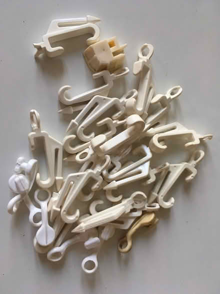 Photo of free Curtain hooks and rings (RH15) #2