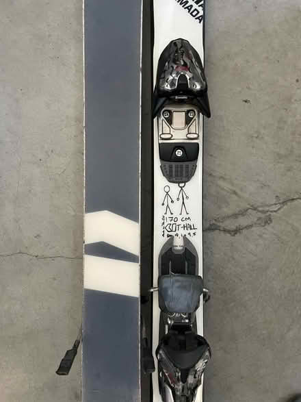Photo of free Downhill skis (Pac Heights)