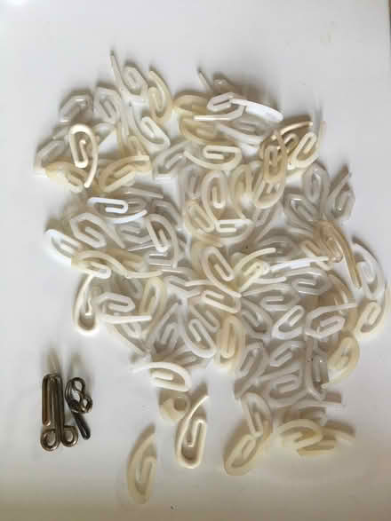 Photo of free Curtain hooks and rings (RH15) #4