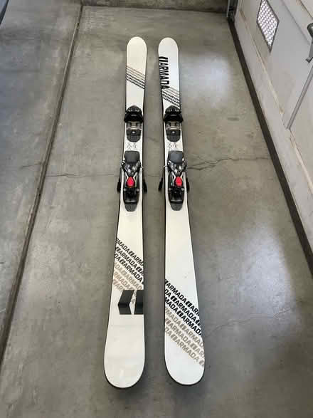 Photo of free Downhill skis (Pac Heights)