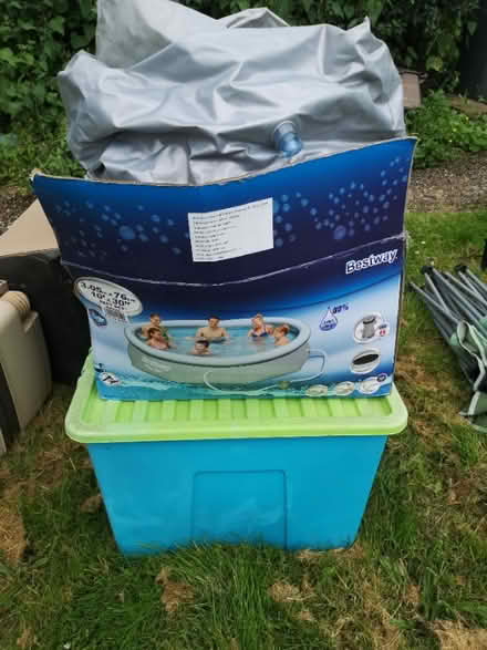 Photo of free 10 ft fast set pool (Langley SG4)