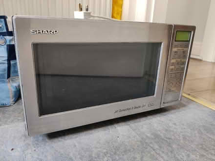 Photo of free Silver Microwave 900W (Bingley BD16)