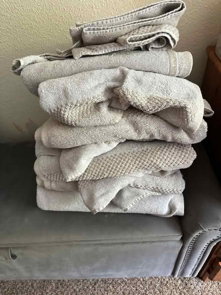 Photo of free M&s towels (Harpur Hill SK17)
