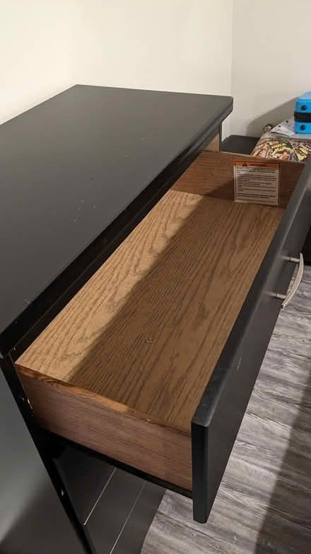 Photo of free 4-drawer dresser (Cross Oaks apartments in FWB)