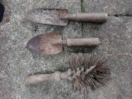 Photo of free 2 old trowels (Summertown OX2)