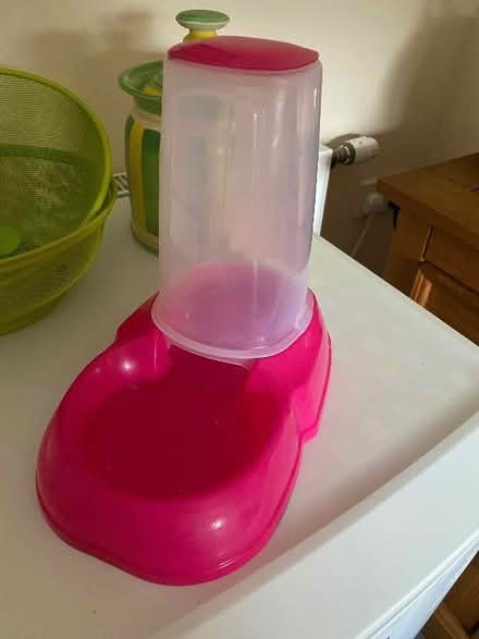 Photo of free Dry food cat feeder container (Buckhaven KY8)