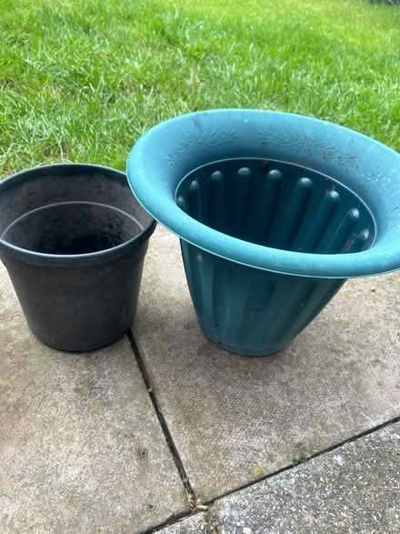 Photo of free 2x plastic plant pots (Castle vale)
