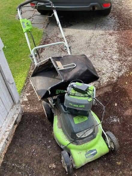Photo of free Mower with rechargeable battery (West Seattle)