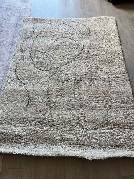 Photo of free Cream thick pile rug (Chinnor OX39)