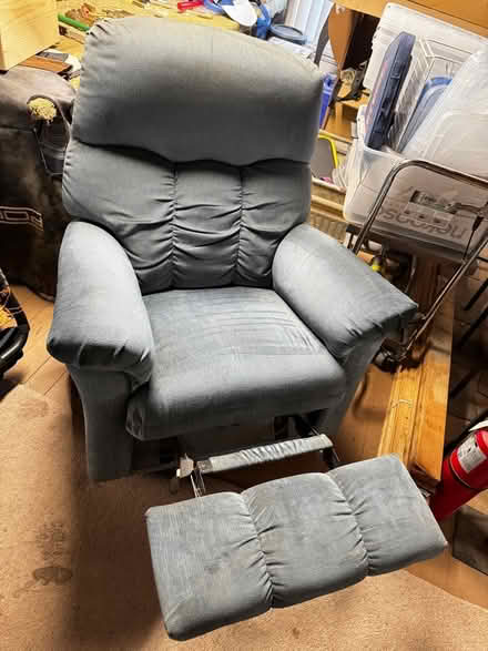 Photo of free easy chair, bark-a-lounger (Perris surrounding areas) #1