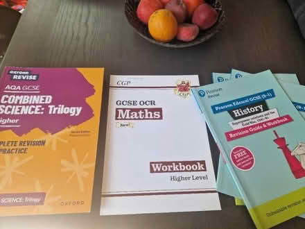 Photo of free GCSE revision guides/resources. (Linslade LU7)