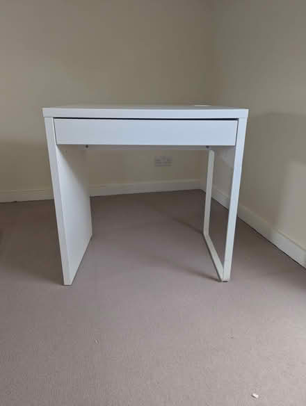 Photo of free Small ikea desk (Herne Hill)