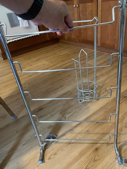 Photo of free Metal TP Stand & towel rack (Westerville)
