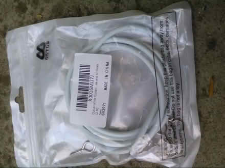 Photo of free net curtain cable 1.2m with 2 hooks, 2 eyes (Oxford-Freegle CGA OX2) #1