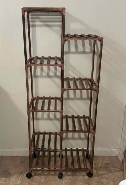 Photo of free Plant Stand - like new (Crofton area)