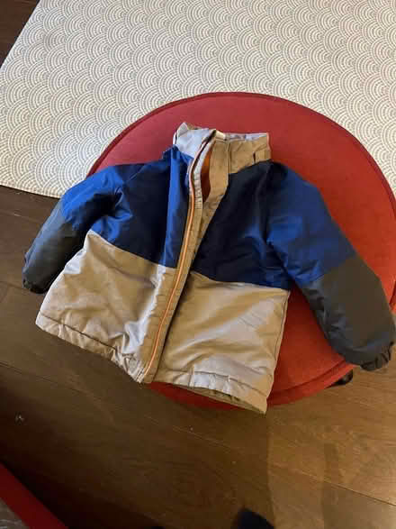 Photo of free Jacket for child aged 2 to 3 (N1)