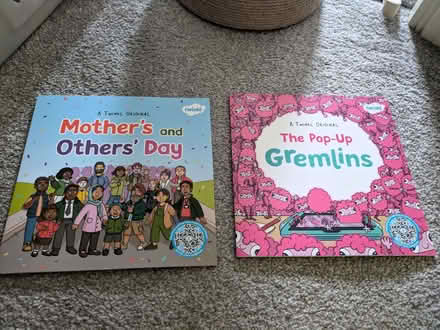 Photo of free 2x new Twinkls kids picture books (Hove BN3)