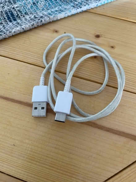 Photo of free USB-C / USB -(long cable) (BH2 6LT) #1