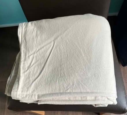 Photo of free King size brush cotton flat sheet & fitted sheet (Mandeville DT4)