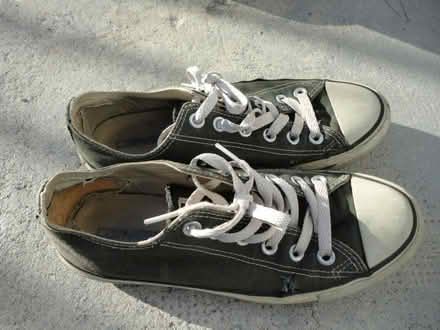 Photo of Converse trainers in well worn condition (Jericho OX2) #3