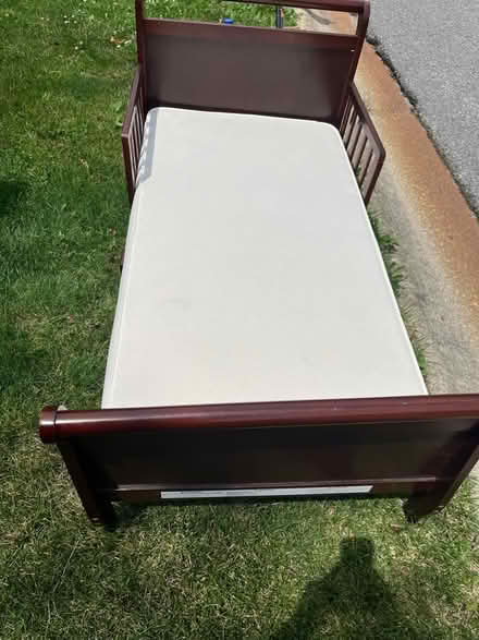 Photo of free Small Child Wooden Sleigh Bed (Valparaiso)