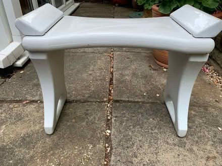 Photo of free plastic gardening seat (Reigate RH2)