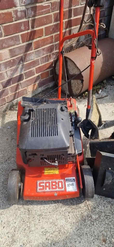 Photo of free Lawnmower petrol working motor (Wymondham)