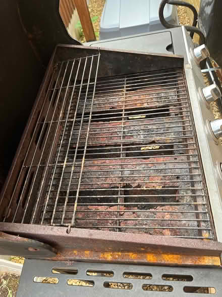 Photo of free Gas bbq barbecue (SG4 hitchin) #4