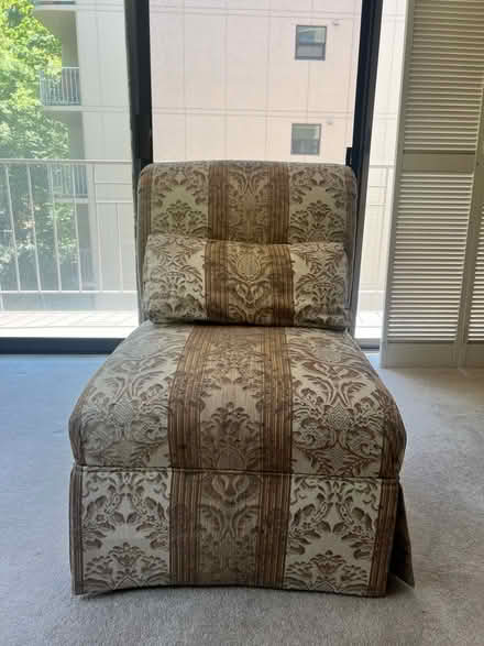 Photo of free Vintage CottageCore Slipper chair (Queen Anne) #2