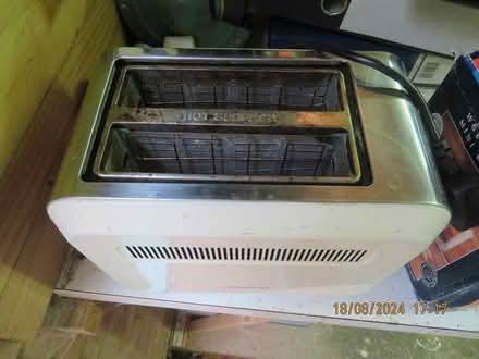 Photo of free Used Toaster (Linslade, LU7) #1