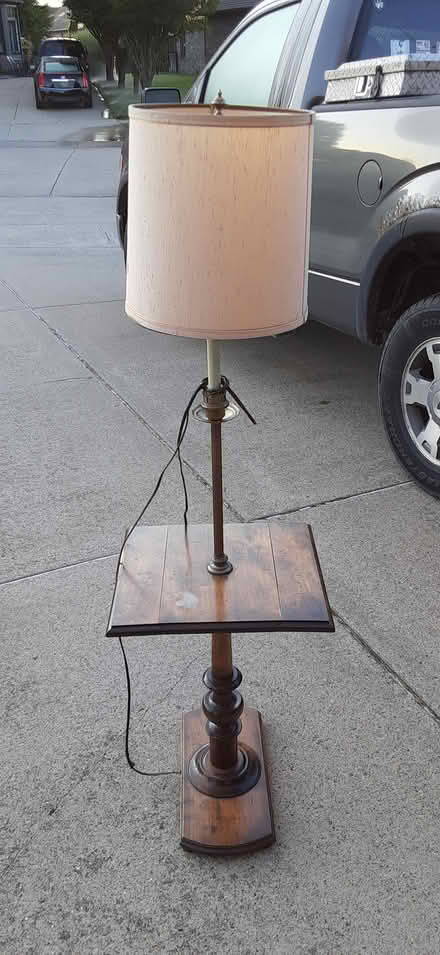 Photo of free Vintage floor lamp (Macomb Twp.) #2