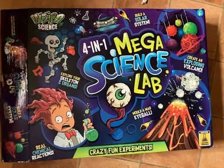 Photo of free Kids science lab set (ME1) #1