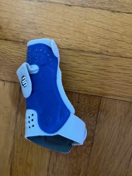 Photo of free LEFT thumb splint (Astoria) #2