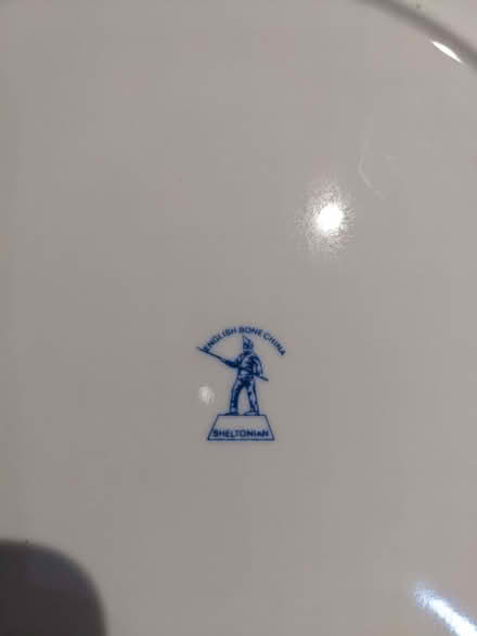 Photo of free 6 x china dinner plates (New Cross SE14) #2