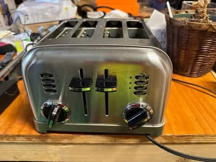 Photo of free 4 slice toaster, only 1 side works (Burlingame, CA) #1