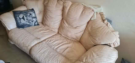 Photo of free 3 piece Sofa (Oldway TQ3) #3