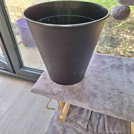 Photo of free Small bin (New Southgate N11)