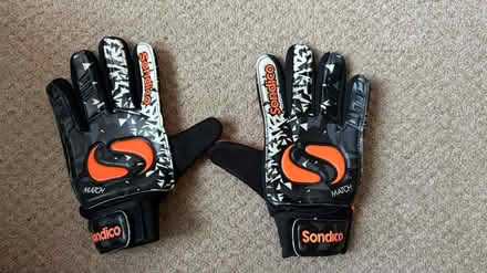 Photo of free Goalkeeper gloves (Southend On Sea SS2) #1