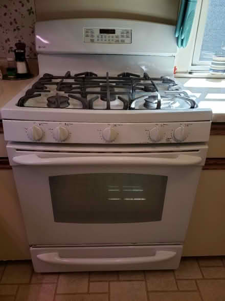 Photo of free GE Gas Range/Stove (SW Minneapolis) #1