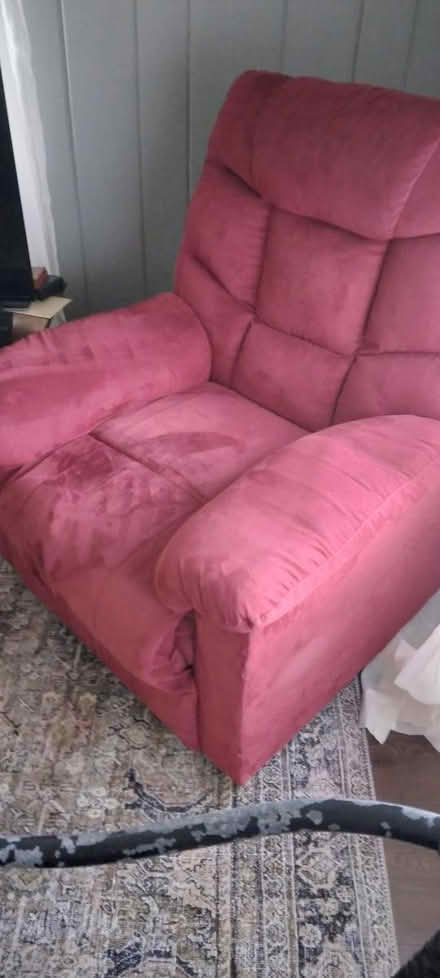 Photo of free Older recliners (Hyde Park, near Greenfields) #2