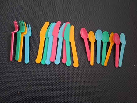 Photo of free Plastic cutlery set (Borehamwood WD6)