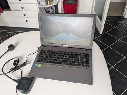 Photo of Old 15.6 -inch Laptop any brand (Erith DA17) #3