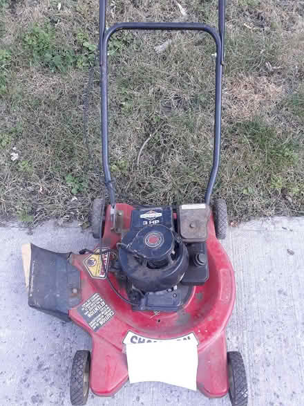 Photo of free Lawnmower (Old Ottawa East)