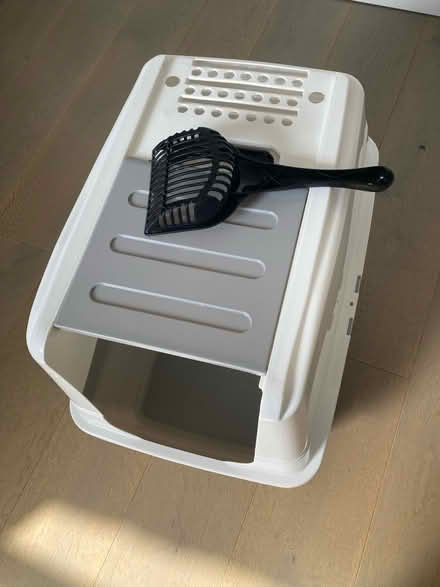 Photo of free Cat litter box (N8 Harringay Ladder) #1