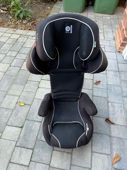 Photo of free Isofix child seat (KT7 - Thames Ditton) #1