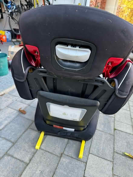 Photo of free Isofix child seat (KT7 - Thames Ditton) #2