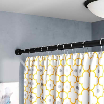 Photo of Shower Curtain rod - Spring mounted (West Etobicoke (bloor/427))