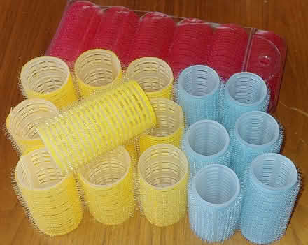 Photo of free Hair Comb & Velcro Hair Rollers (94087)