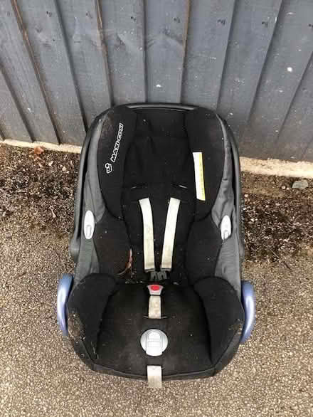 Photo of free MaxiCosi seat for baby (Haslucks Green B90) #2