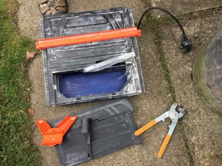 Photo of free Powered? Tile cutter (Summertown OX2)